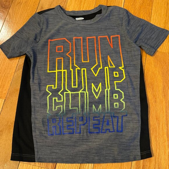 5T Old Navy Moisture-Wicking Graphic Tee for Toddler Boys (set of three) - Picture 2 of 8